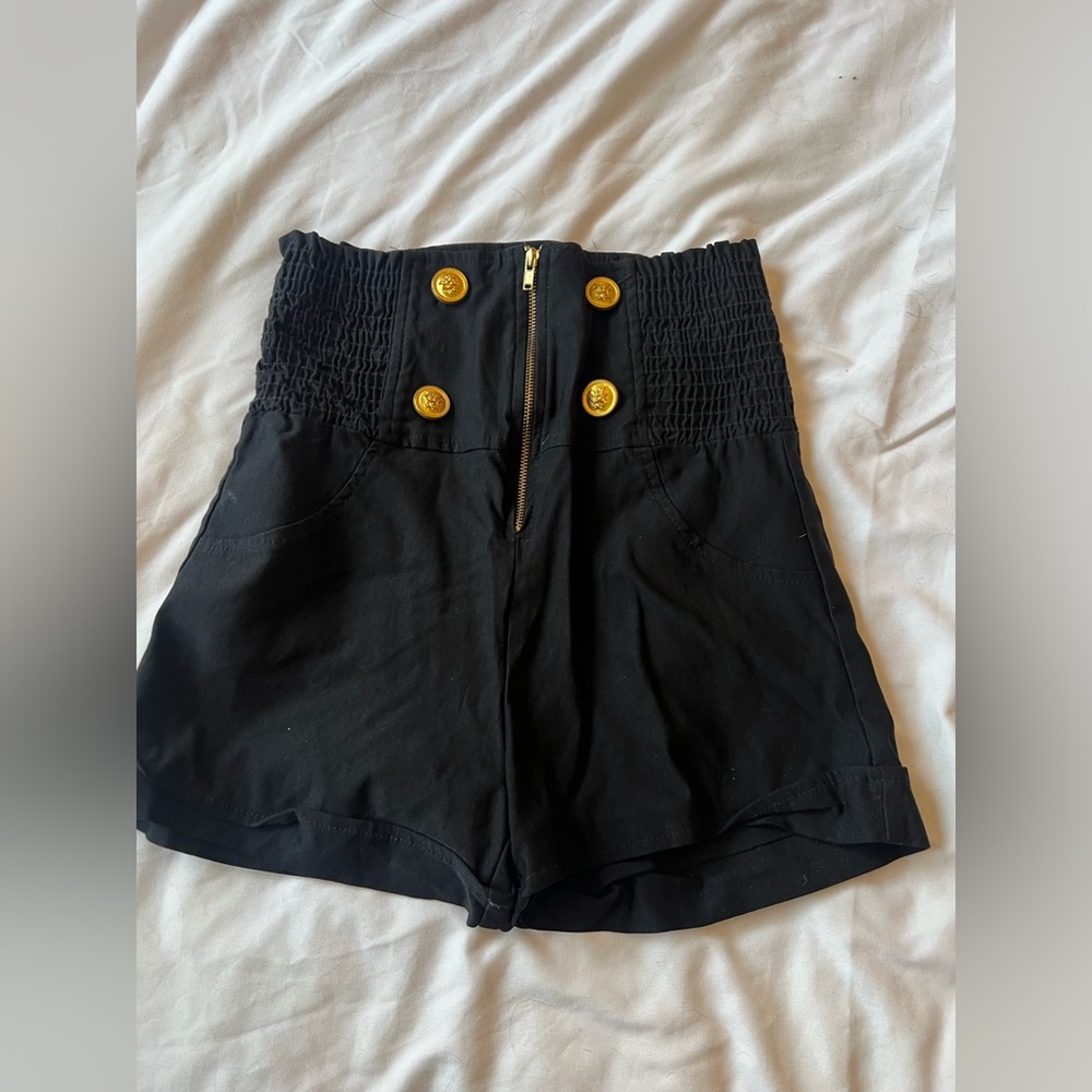 BLACK SHORTS